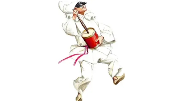 Pulcinella in bianco, con maschera nera, suona un tamburo rosso. Un'icona del carnevale che porta gioia e ritmo.
